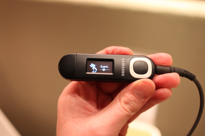 Illustration for article titled Video Hands On: Samsung's New Q2 and U5 MP3 Players
